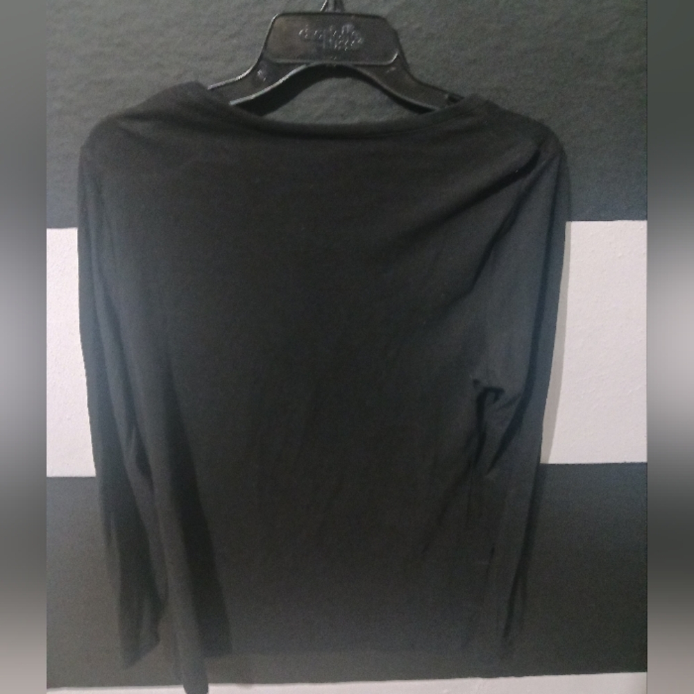 No Boundaries Women basic black round neck long sleeve tee - Picture 7 of 9